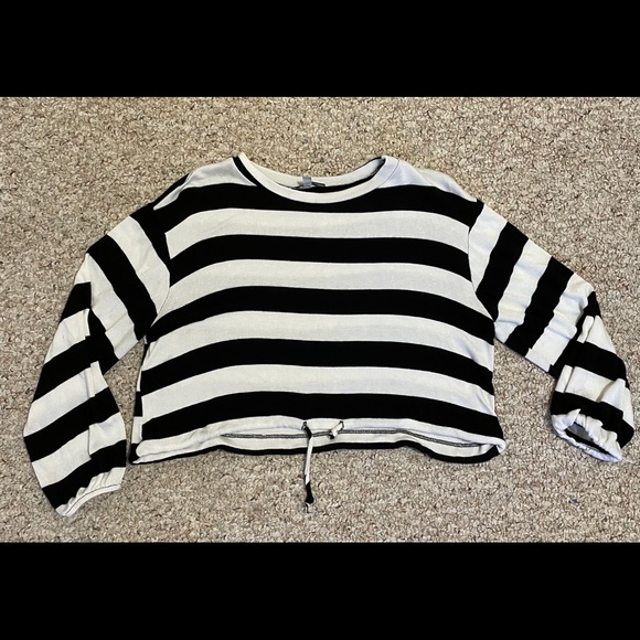 Charlotte Russe striped crop top - Picture 1 of 4